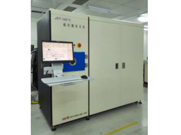Scanning magnetron sputtering system