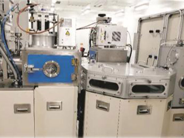 Cluster magnetron sputtering system