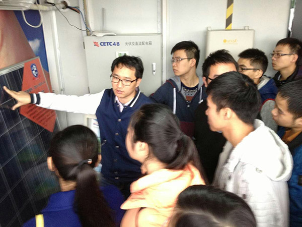 工程中心示范基地提供对外开放服务--记长沙理工大学学生公司参观实习